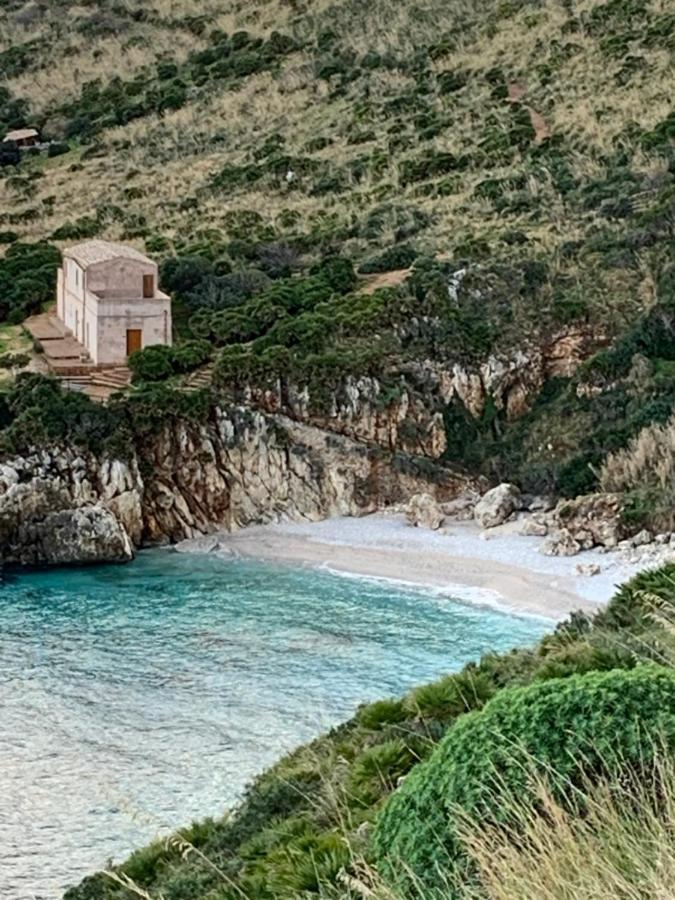 Cala Di Ponente Hotel Castelluzzo Exterior photo