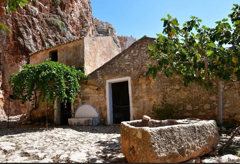 Cala Di Ponente Hotel Castelluzzo Exterior photo